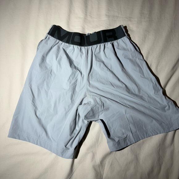Under armor grey shorts size Large - Picture 3 of 3